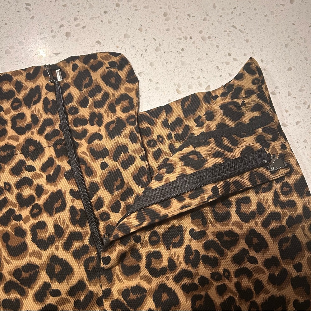 2/$9 Endless Rose Skirt - Small - Picture 4 of 4